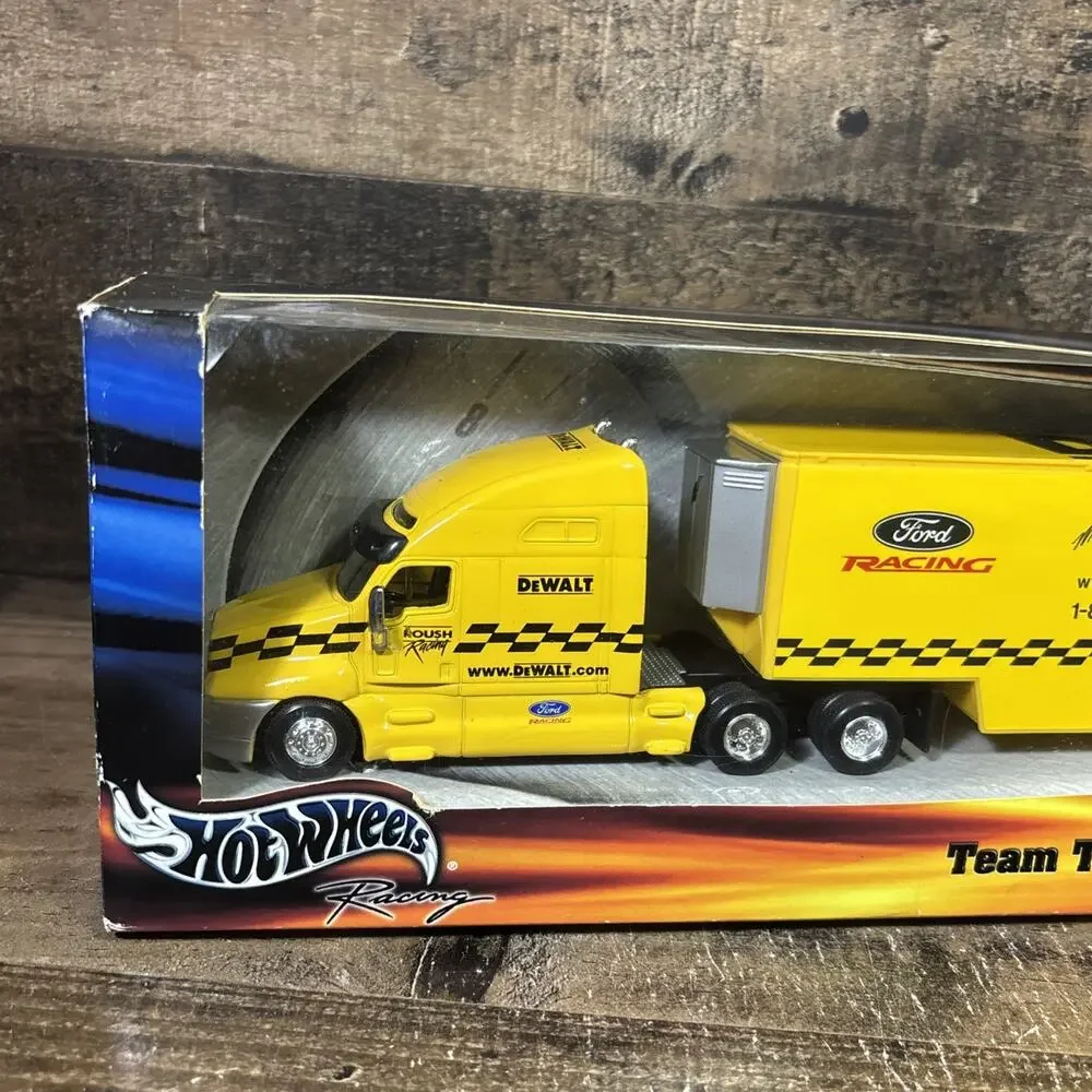 Hot Wheels Racing Team Transporter Matt Kenseth #17 VTG DeWALT NASCAR B0993 2000